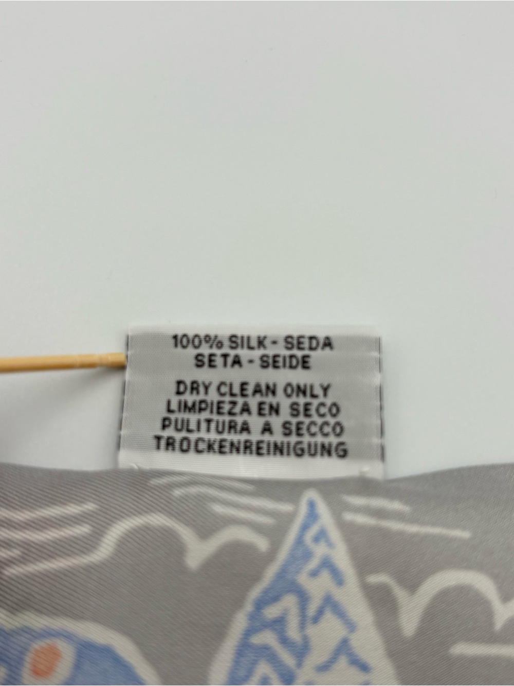 Hermes Isola Di Primavera Twilly Scarf Gris Perle Grenadine Multicolor - Picture 5 of 6